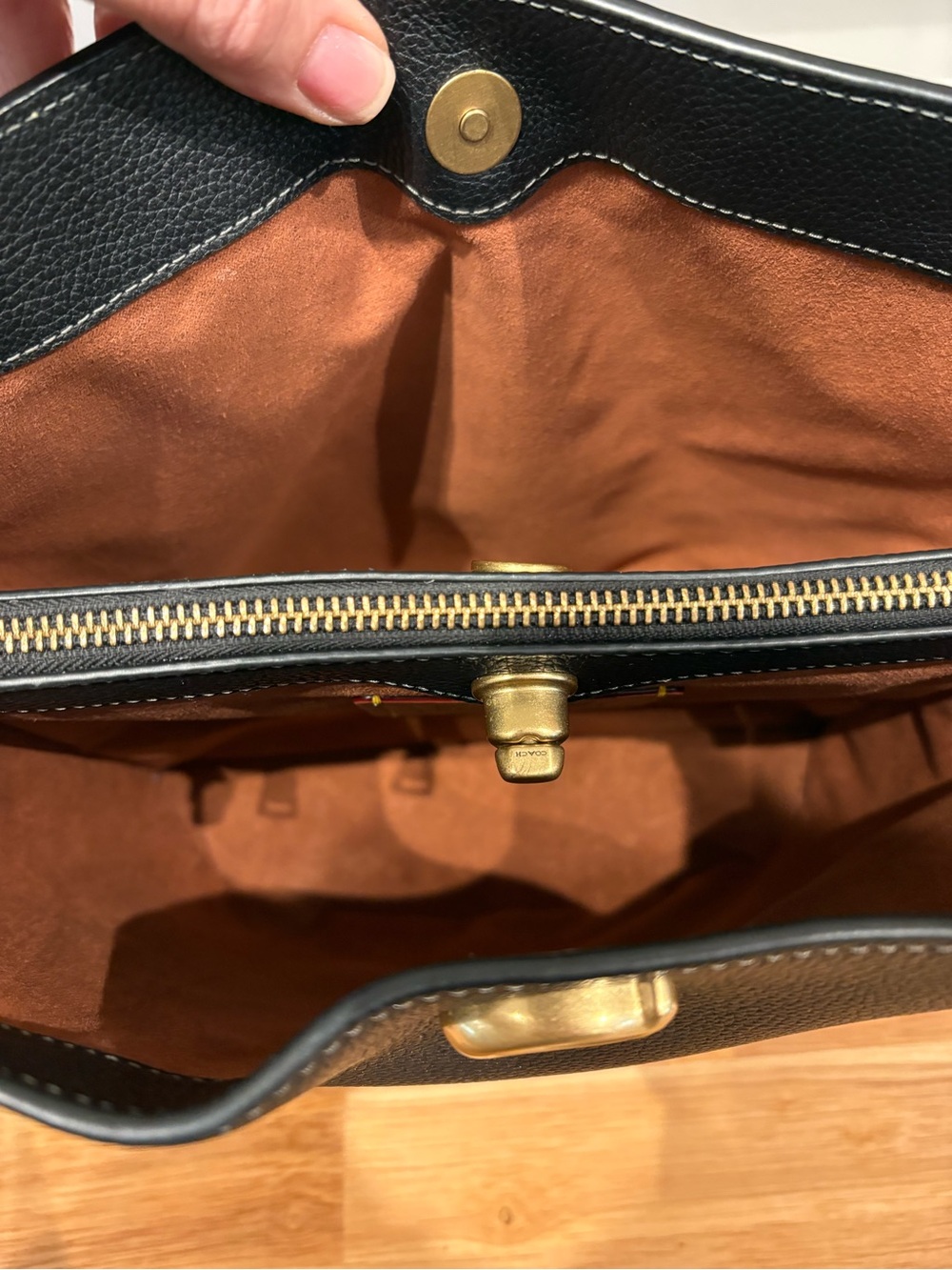 Coach Willow Black Pebbled Leather Bucket Shoulder Bag CW624 - Picture 4 of 5